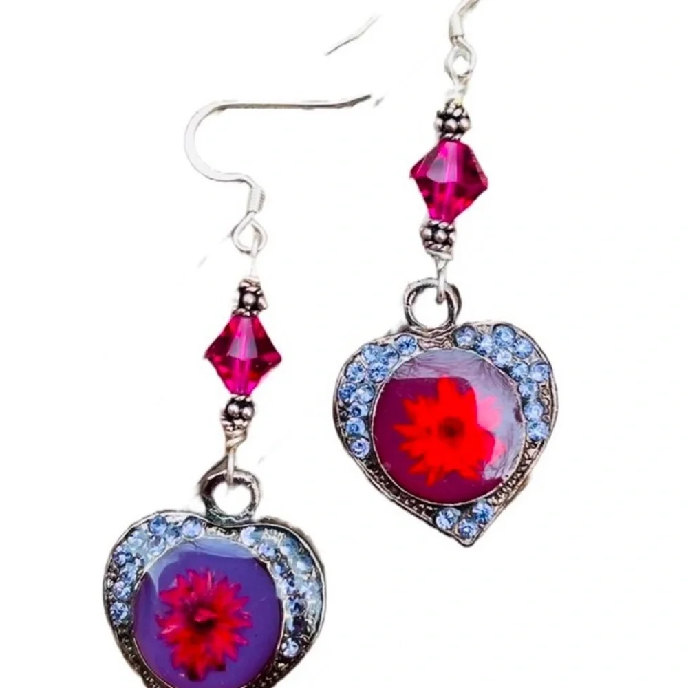 Antique Lamp work flower heart earrings. Swarovski Crystal. - Picture 3 of 3